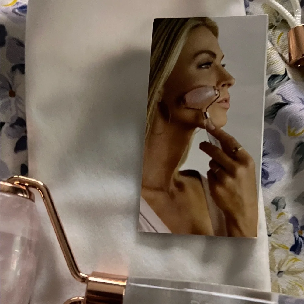 BeautyBio Rose Quartz Facial Roller - Picture 8 of 10